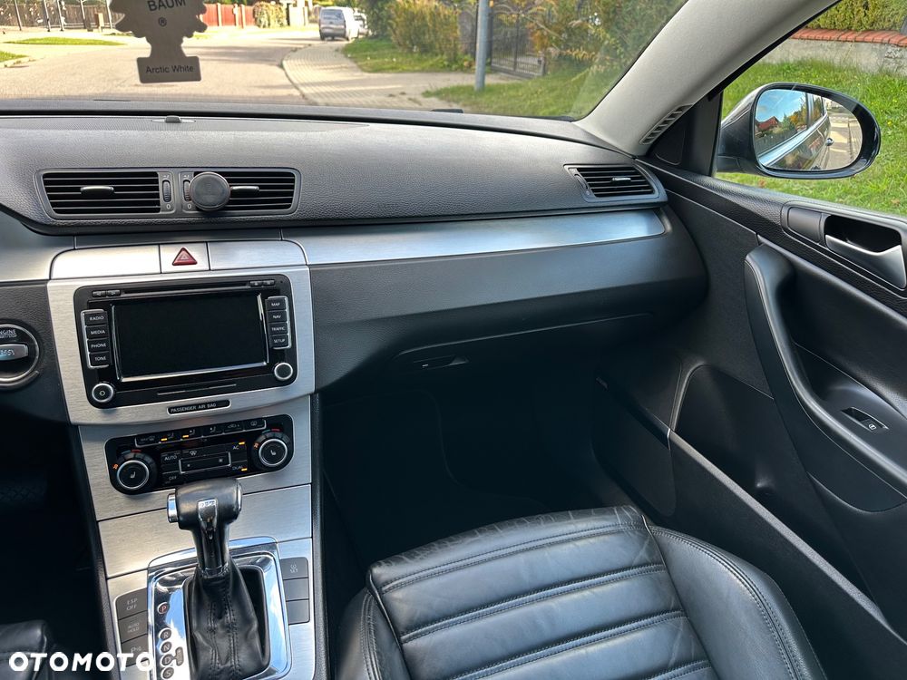 Volkswagen Passat 2.0 TDI 4Mot Highline DSG - 25