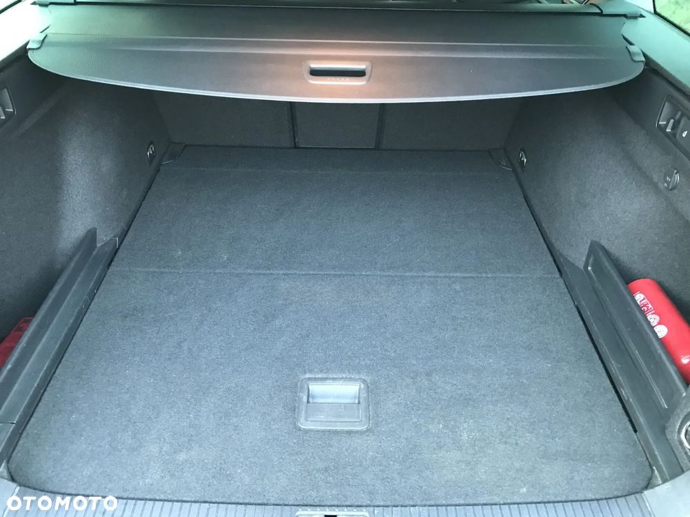 Volkswagen Passat 1.6 TDI SCR DSG Business - 13