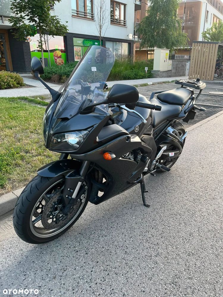 Yamaha FZ - 2