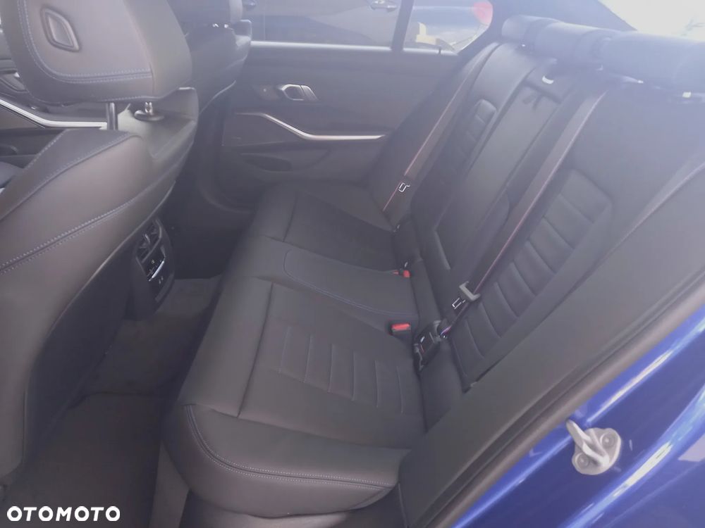 BMW Seria 3 320d xDrive mHEV M Sport sport - 12