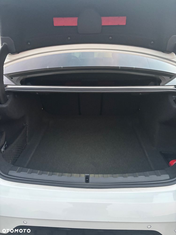 BMW Seria 3 330i xDrive - 15