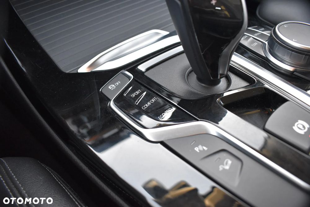 BMW X3 xDrive20i GPF Advantage - 26