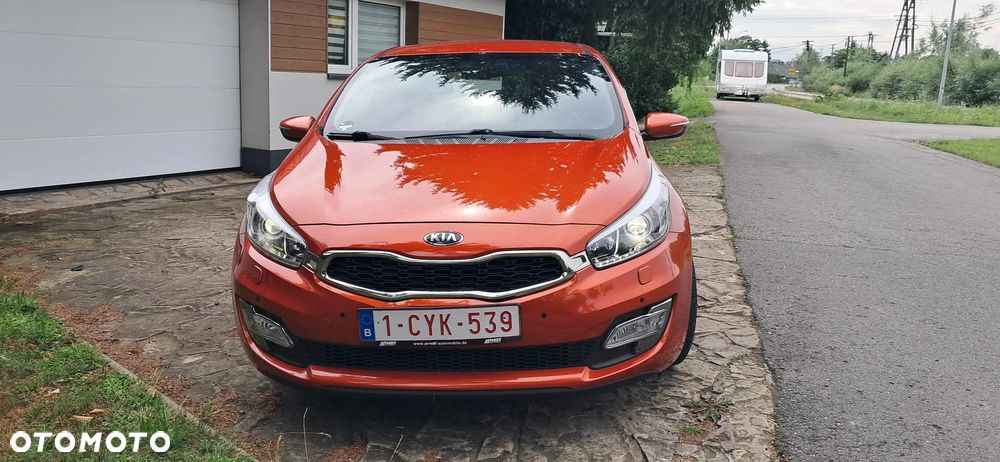Kia Ceed 1.6 GDI ISG Platinum Edition - 1