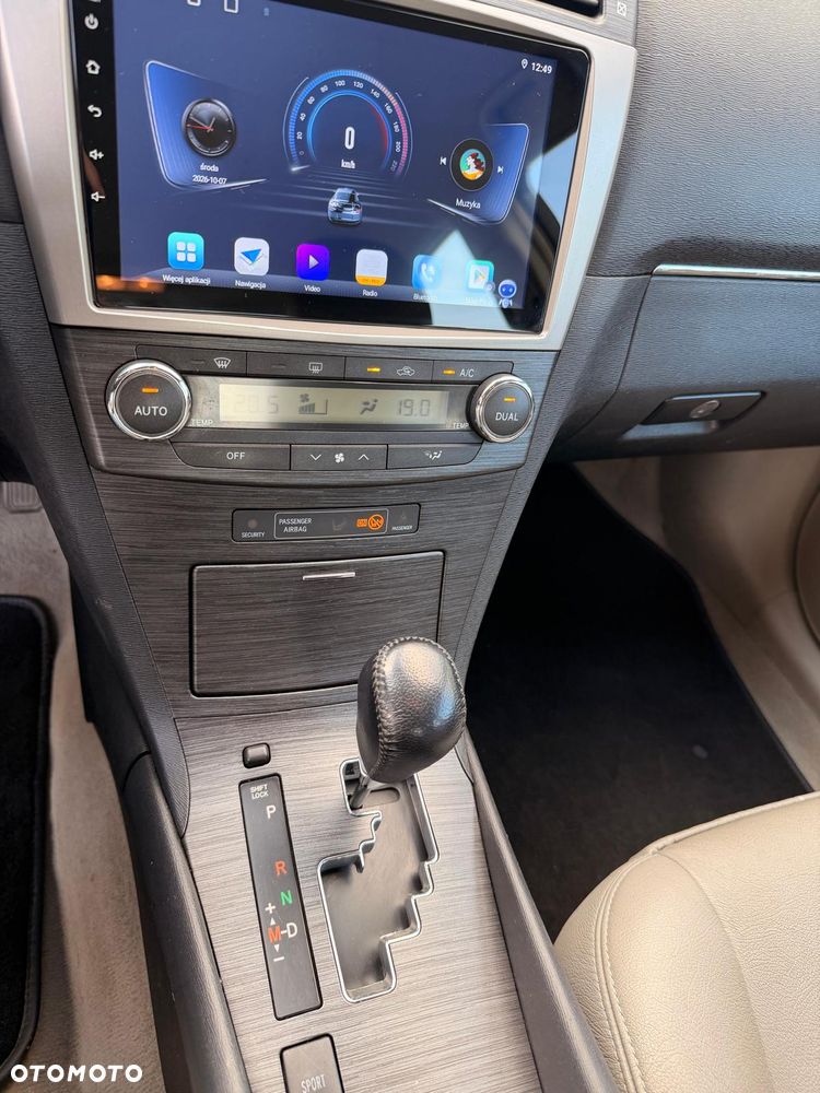 Toyota Avensis - 10