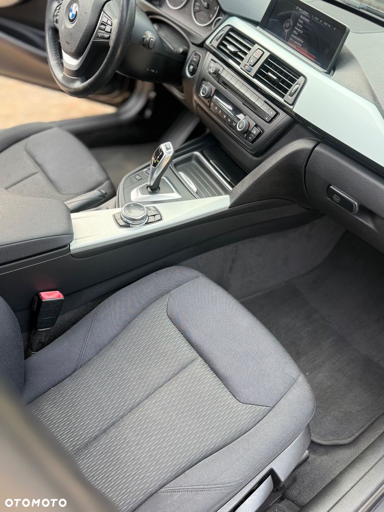 BMW Seria 3 - 24