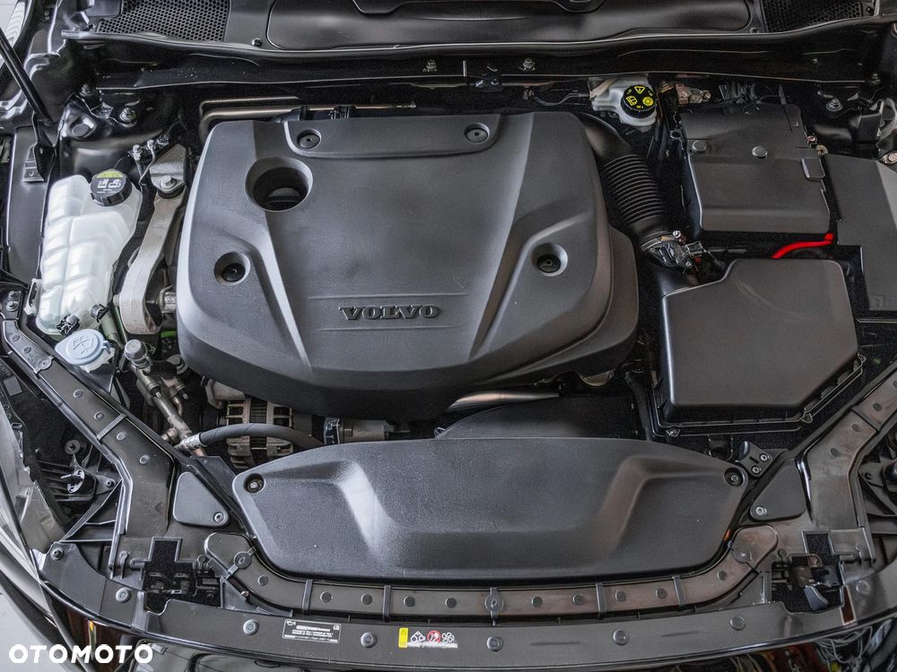 Volvo V40 D2 Drive-E Momentum - 32