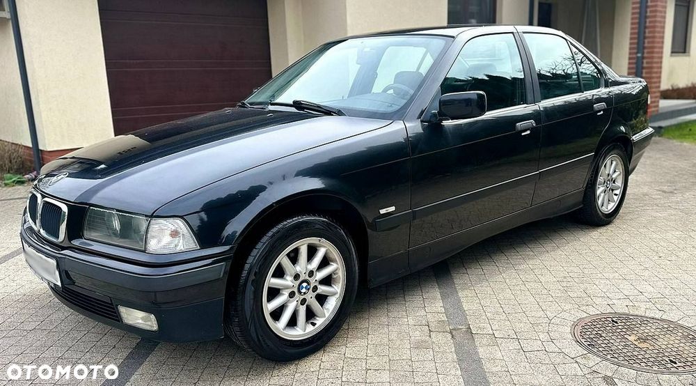BMW Seria 3 318i - 6