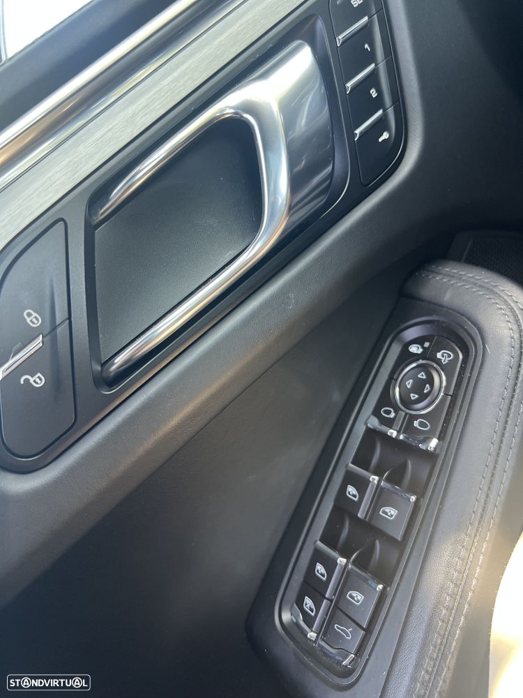 Porsche Macan Turbo - 6