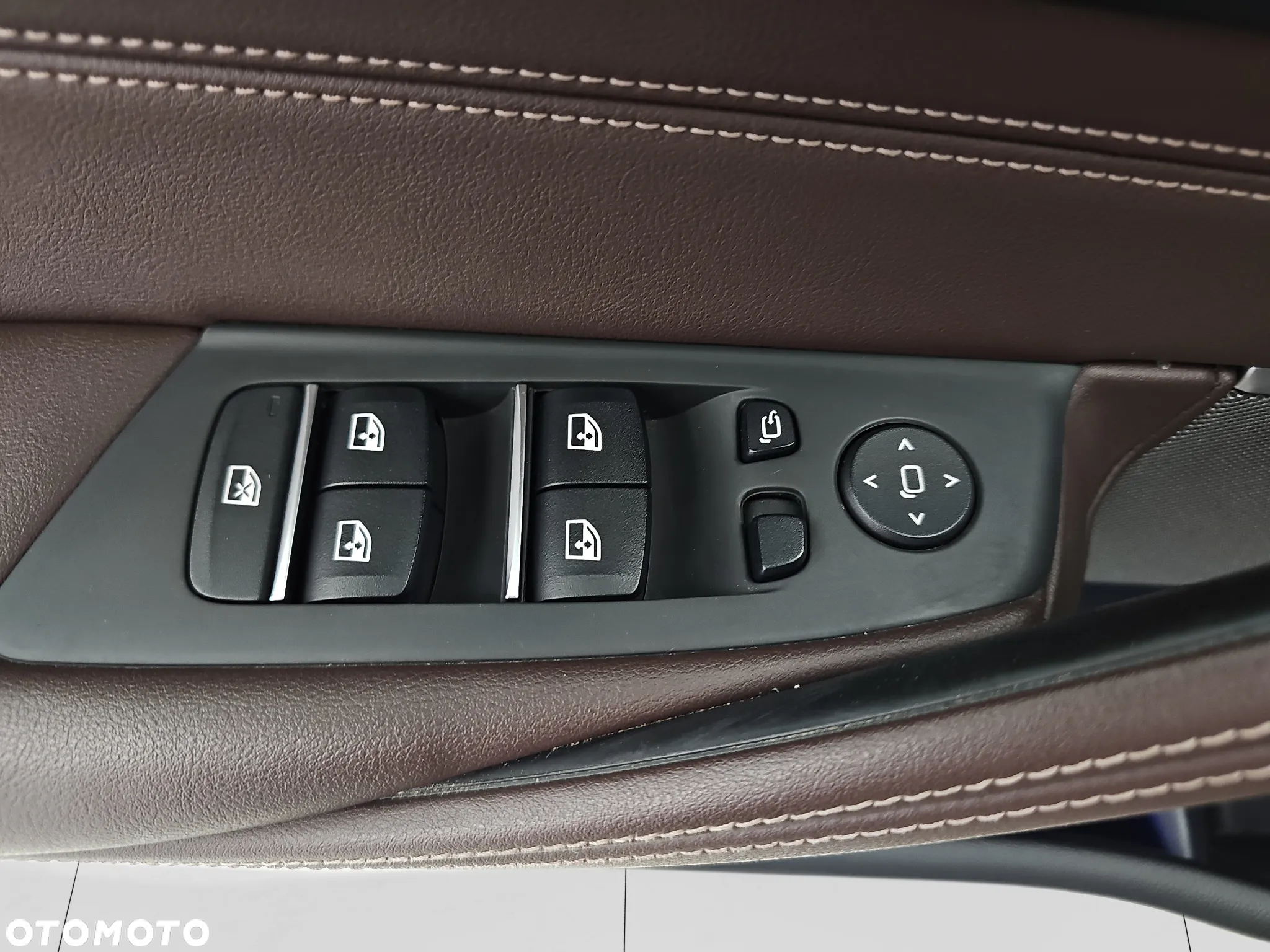 BMW Seria 5 M550i xDrive - 12