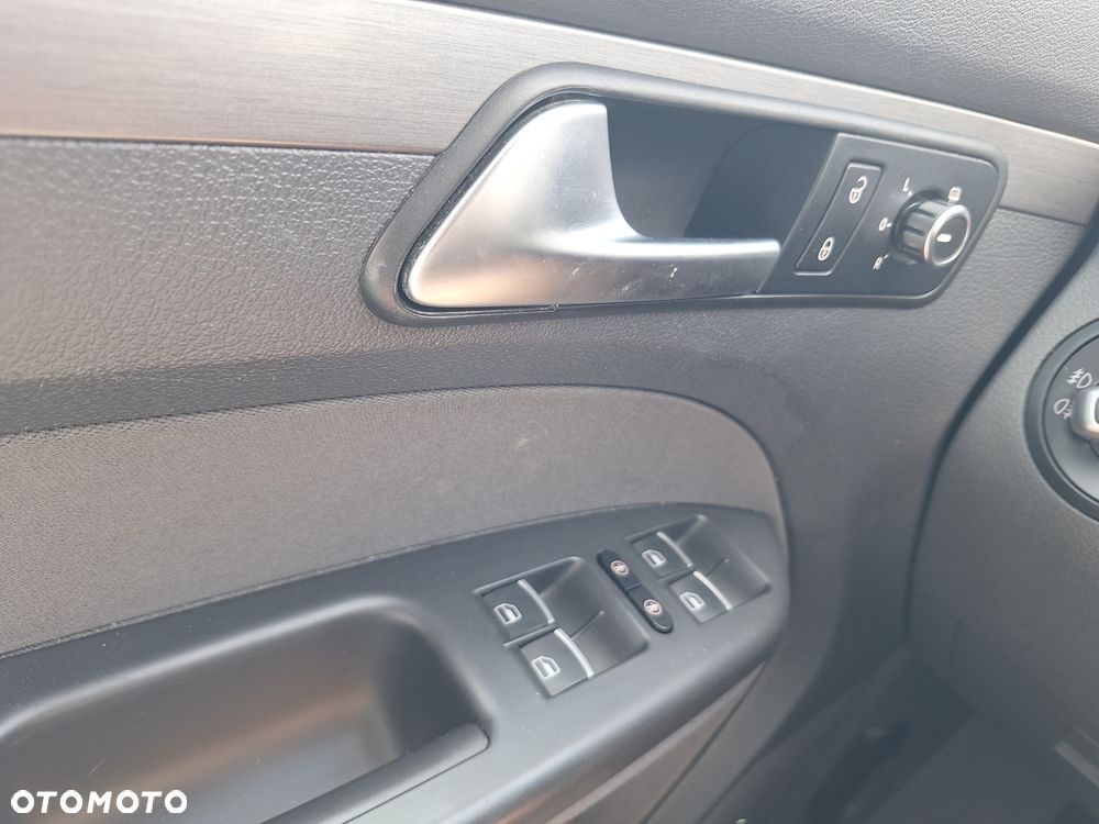 Volkswagen Touran - 13