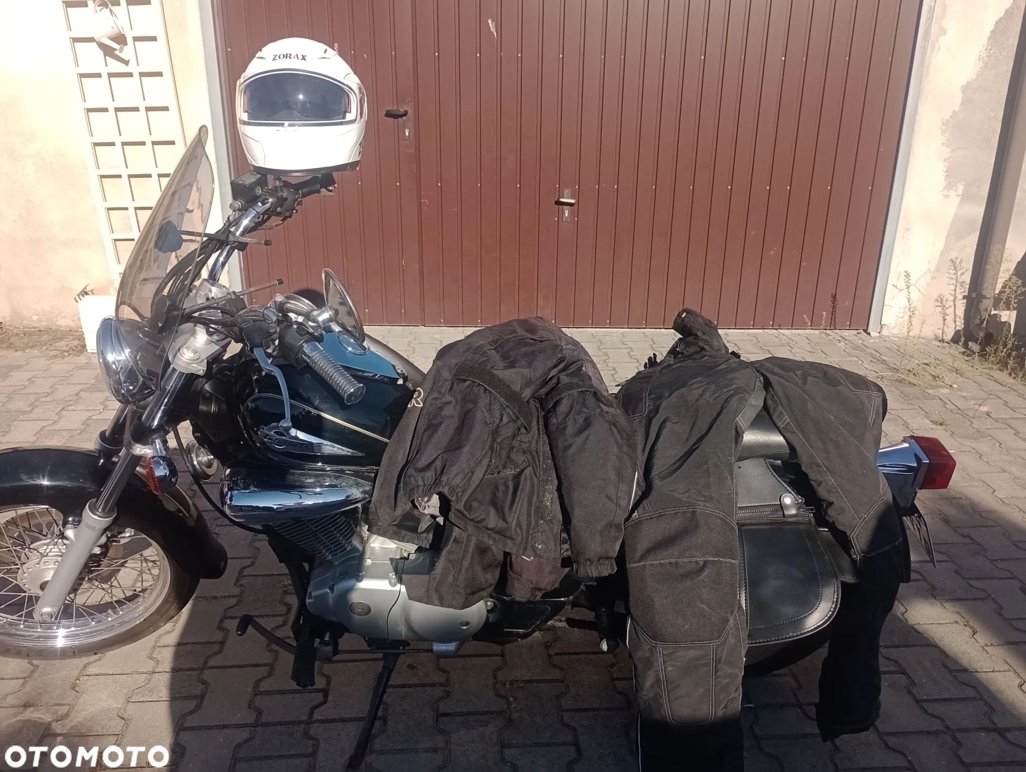 Suzuki Intruder - 1