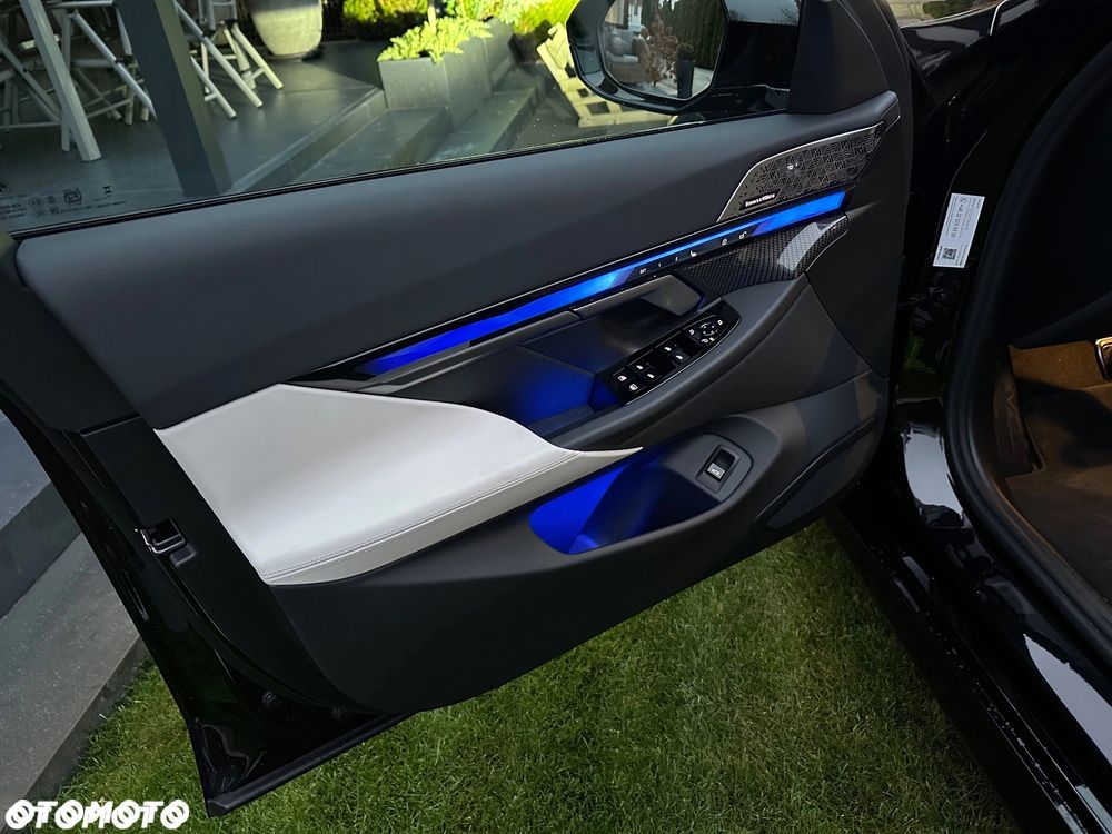 BMW Seria 5 520d xDrive mHEV M Sport - 33