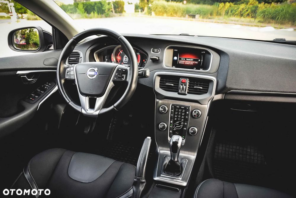 Volvo V40 D2 Momentum - 33