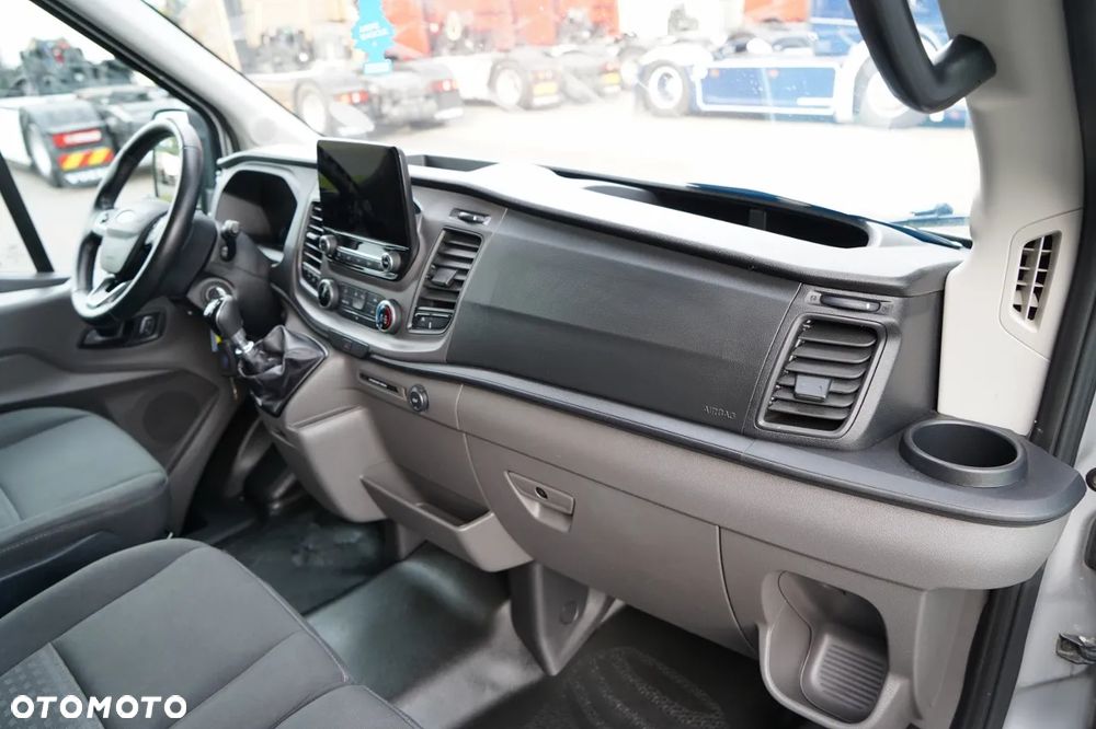 Ford TRANSIT / 6 miejsc / BRYGADÓWAKA  + Najazd na wózek / Dla osób niepełnosprawnych / 2021 / PO KONTRAKCIE SERWISOWYM - 30