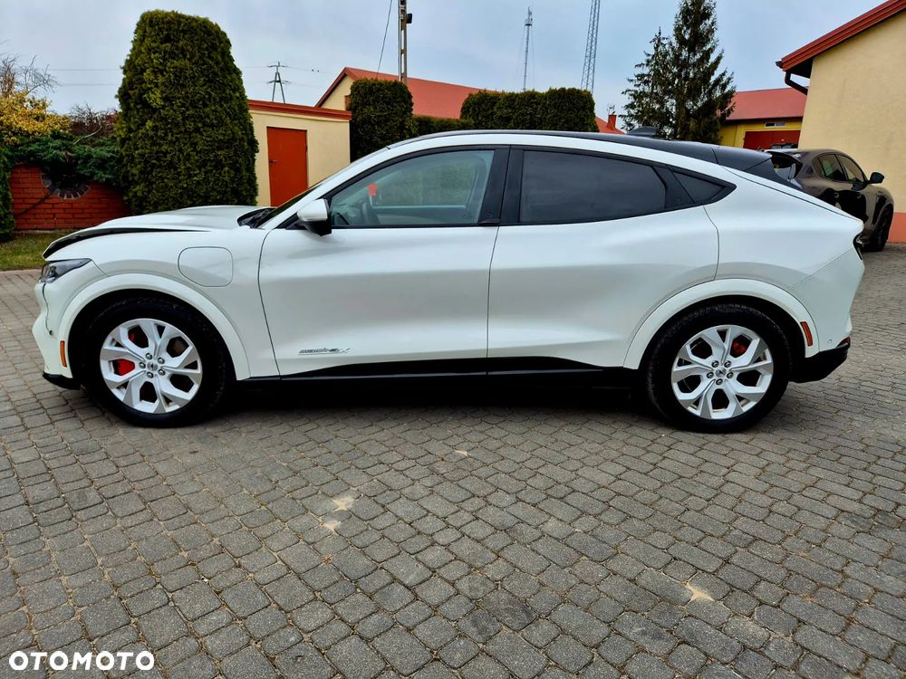 Ford Mustang Mach-E - 11