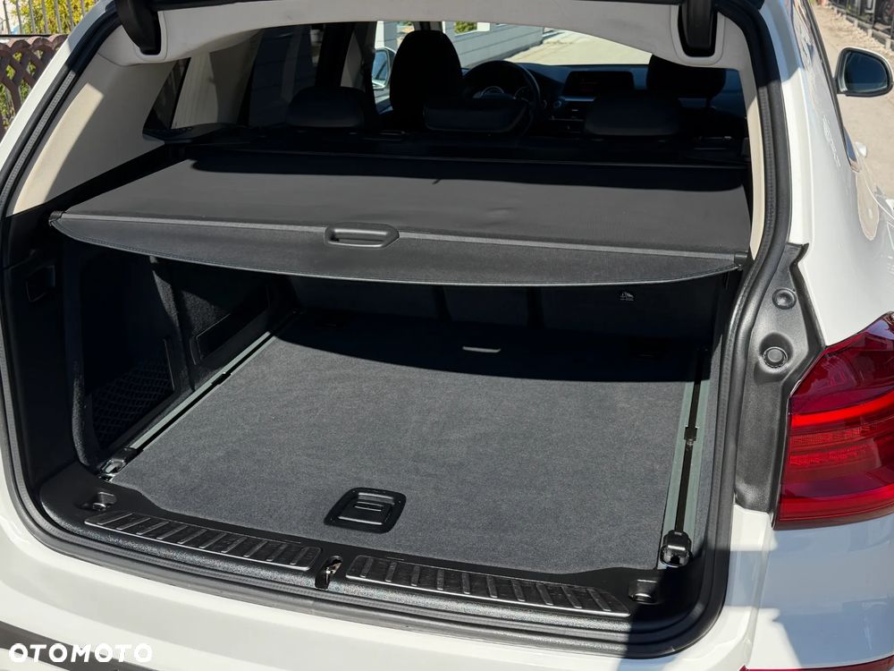 BMW X3 xDrive20i GPF Advantage - 36