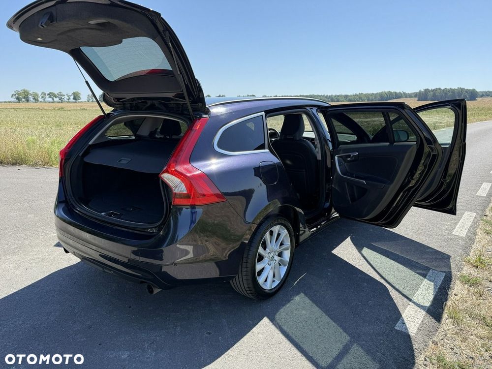 Volvo V60 T3 Geartronic Momentum - 16