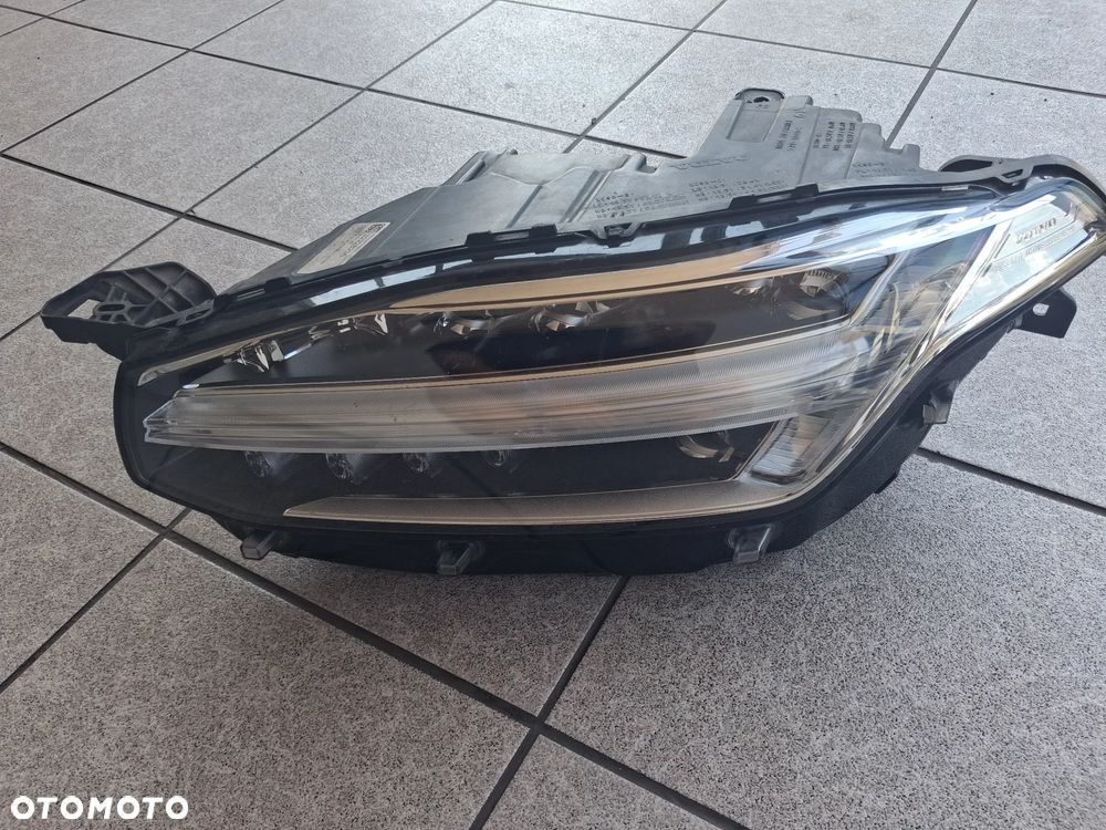 VOLVO XC90 II 2 LAMPA PRZEDNIA LEWA FULL LED 32228296