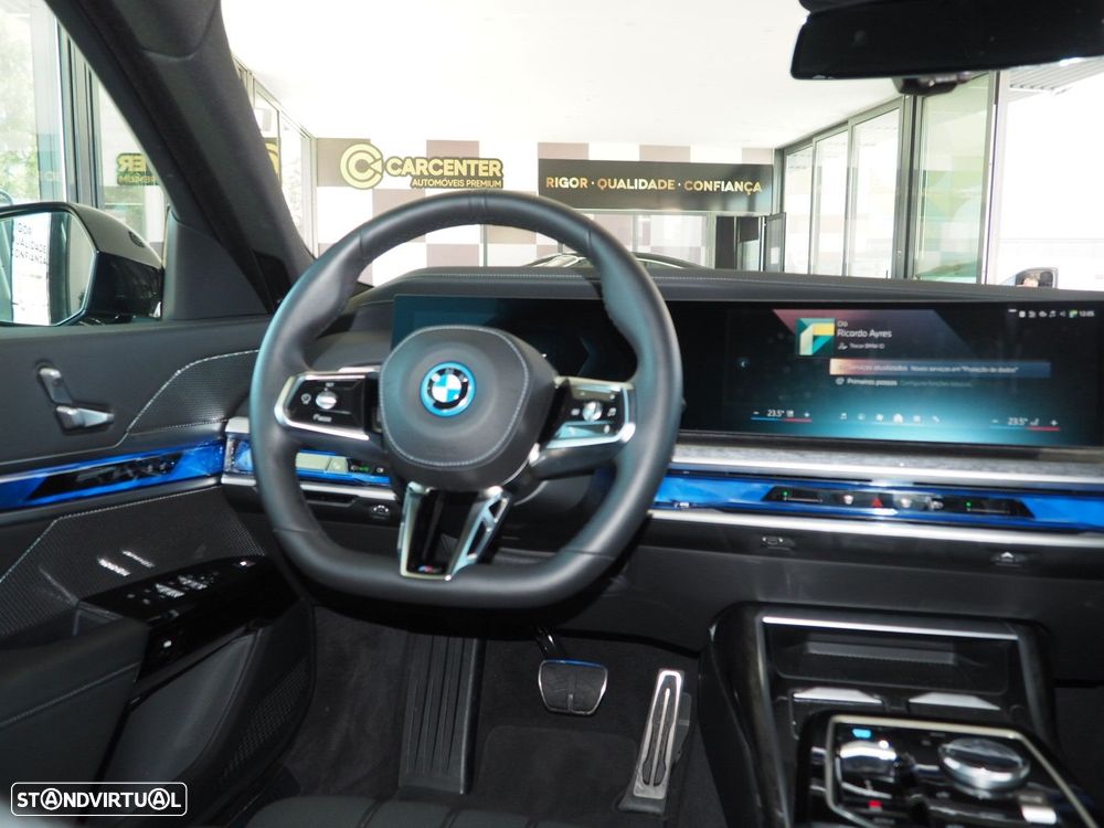 BMW i7 xDrive60 Pack Desportivo M - 14