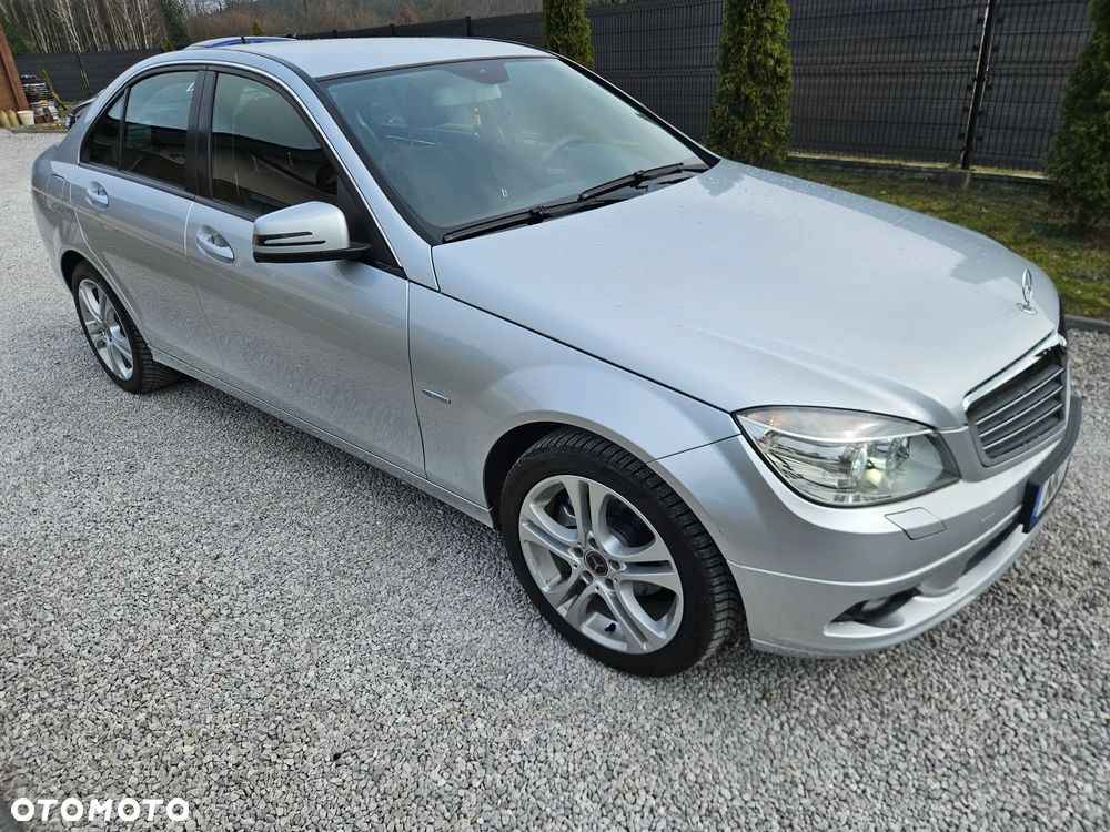 Mercedes-Benz Klasa C 180 K BlueEff Elegance - 3