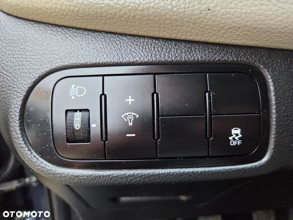 Kia Carens 1.6 GDI Edition 7 - 23