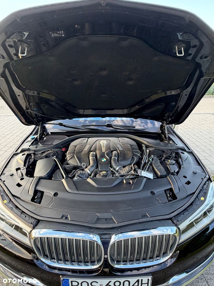 BMW Seria 7 750Li - 14