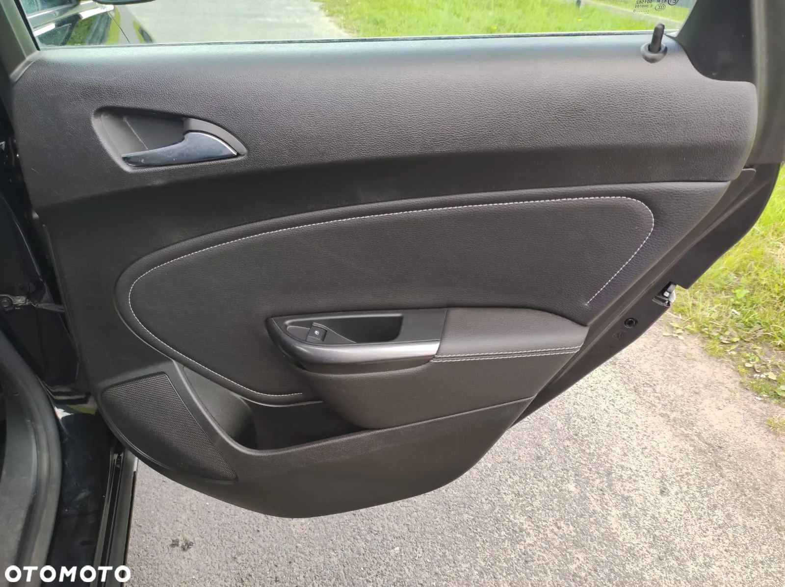 Opel Astra 1.6 Automatik Design Edition - 23