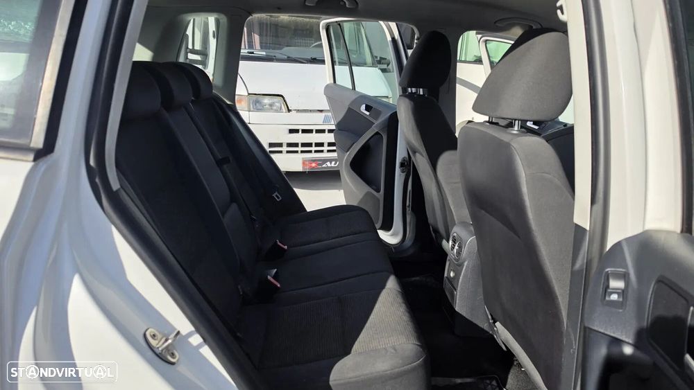 VW Tiguan 2.0 TDi Sport BlueMotion - 17