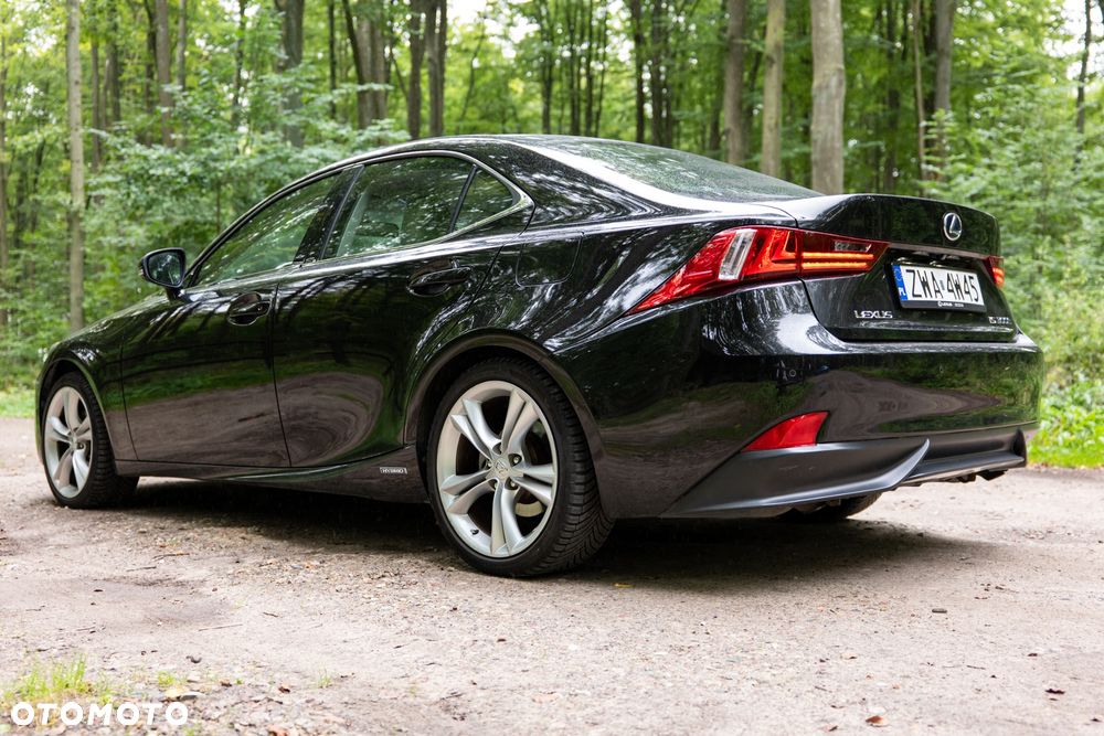 Lexus IS 300h Business - 4