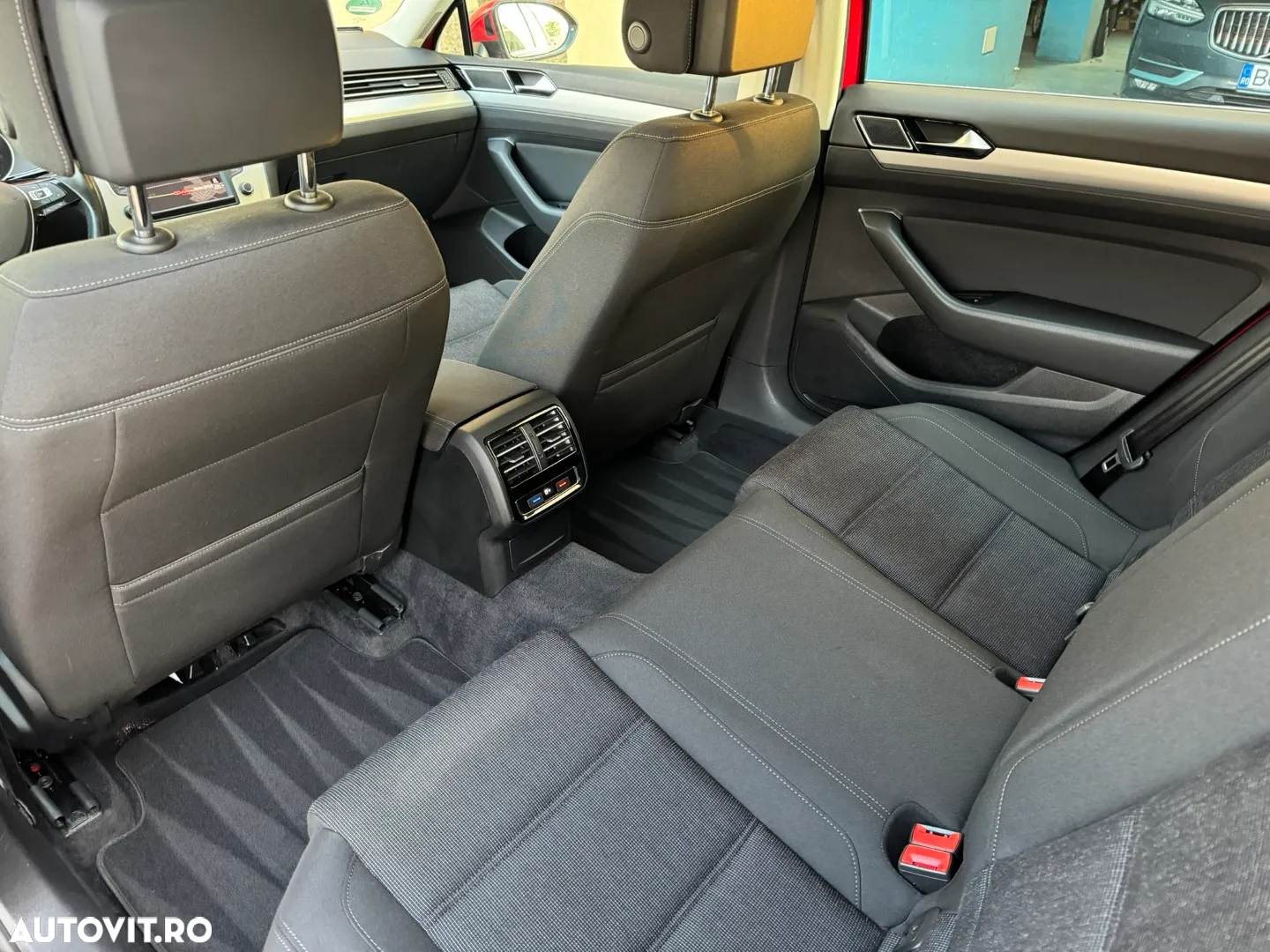 Volkswagen Passat Variant 1.6 TDI (BlueMotion Technology) DSG Comfortline - 20