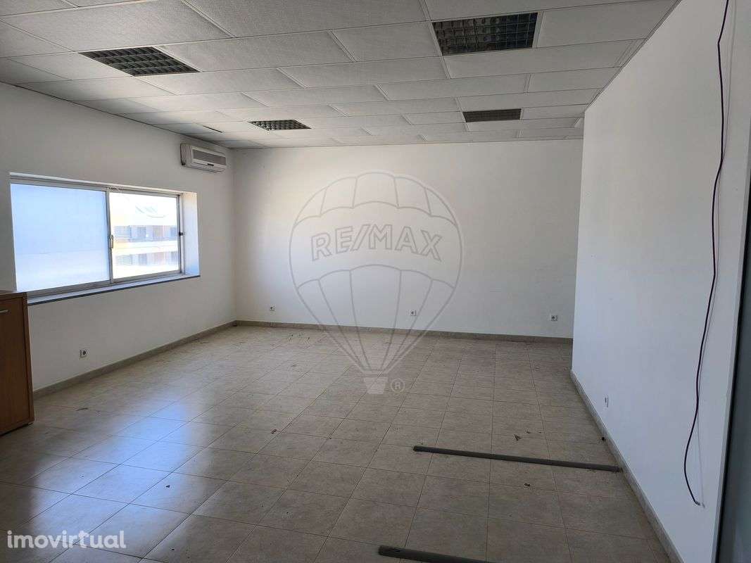 Escritório  para arrendamento - Grande imagem: 2/28