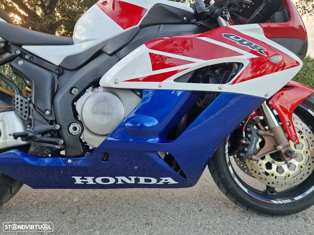 Honda CBR 1000RR  Possível Financiamento - 13