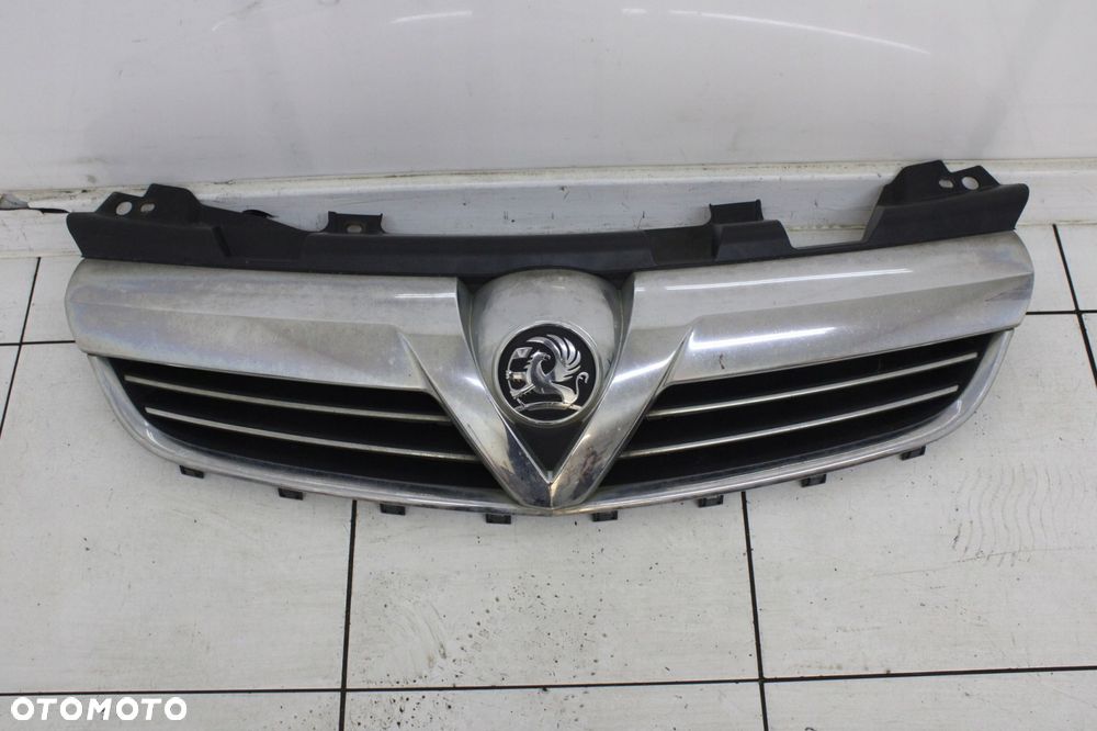OPEL ZAFIRA B LIFT 08R- GRILL ATRAPA 13247331 - 1