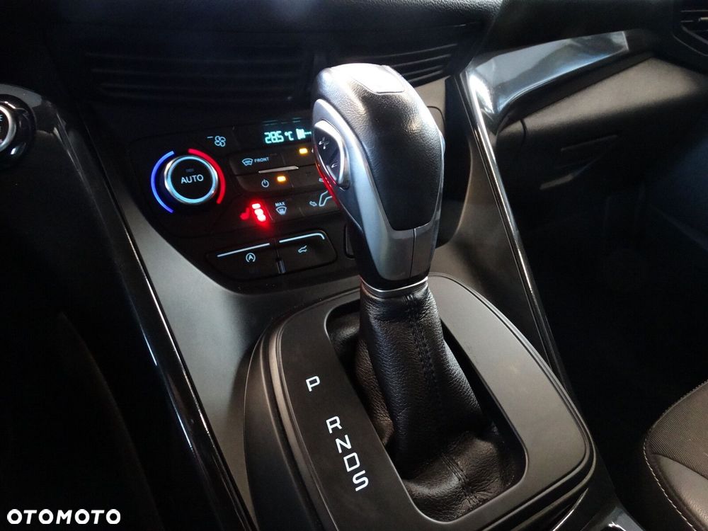 Ford Kuga - 24