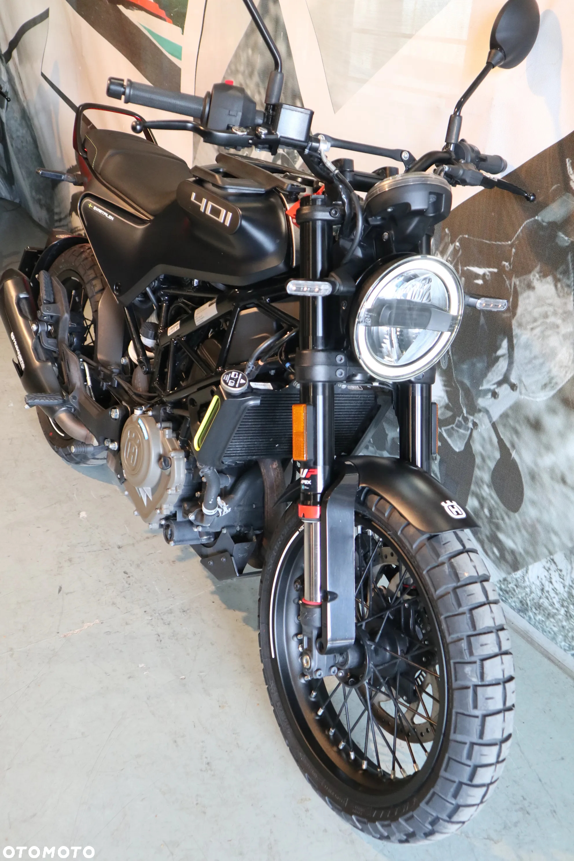 Husqvarna Svartpilen - 16