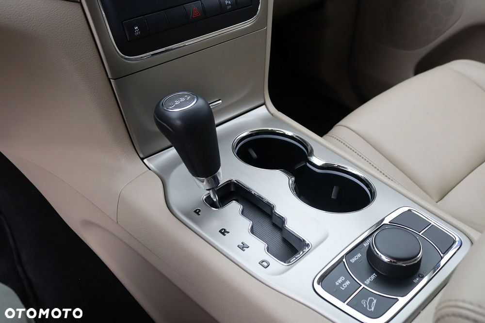 Jeep Grand Cherokee - 9