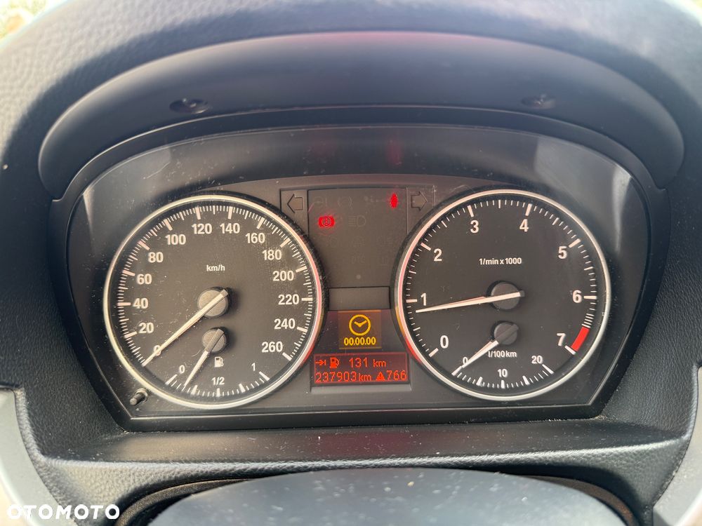 BMW Seria 3 318i - 8