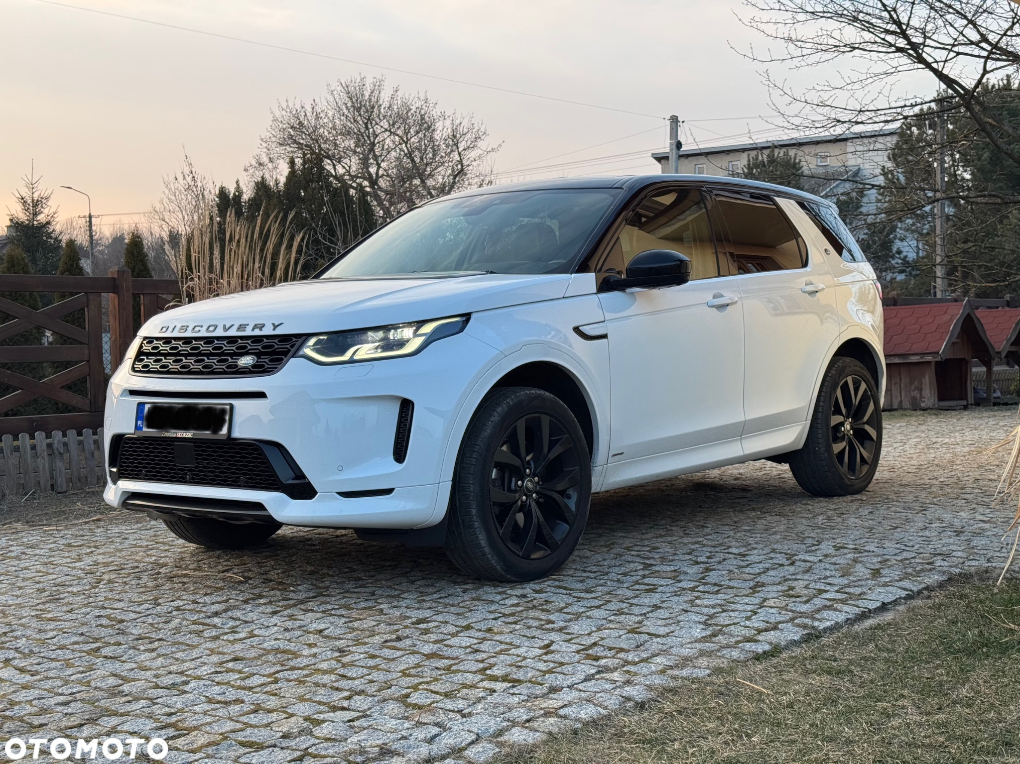 Land Rover Discovery Sport 2.0 D180 R-Dynamic HSE - 2