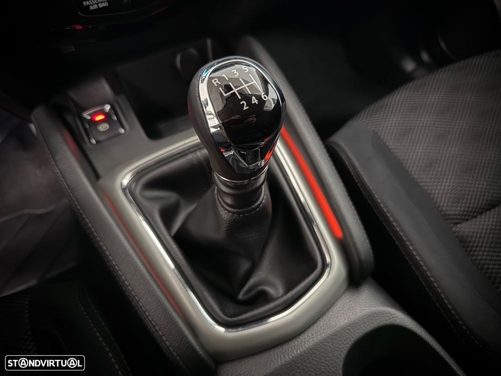 Nissan Qashqai 1.5 dCi N-Connecta - 17