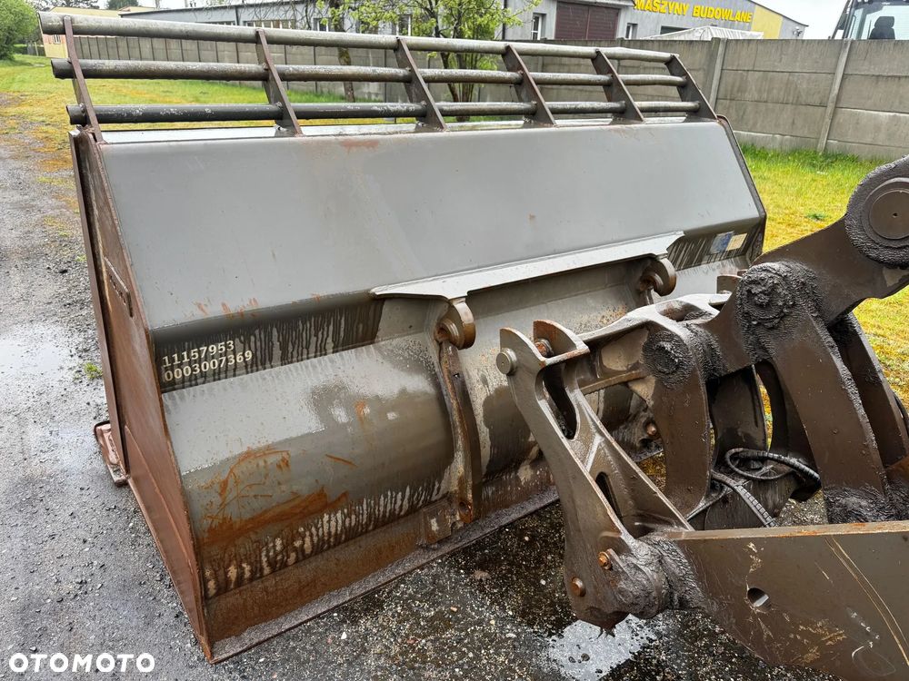 Volvo L120G - 12