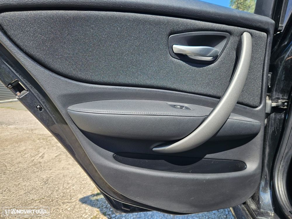 BMW 118 d Line Urban - 41