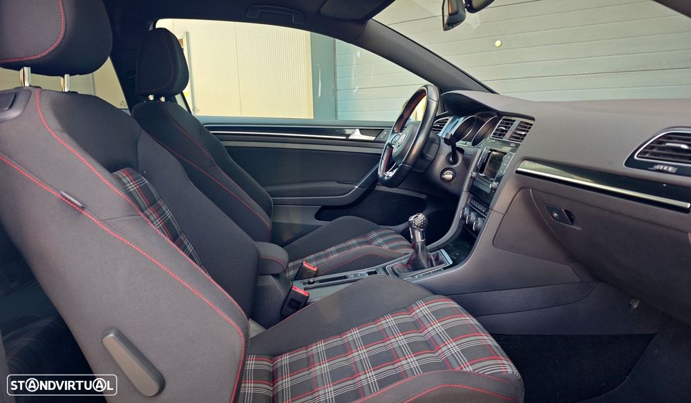 VW Golf 2.0 TSi GTi - 18