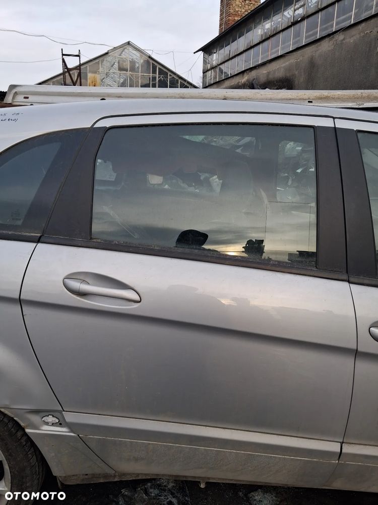 MERCEDES B-KLASA W245 05 761 DRZWI PRAWY TYL - 1