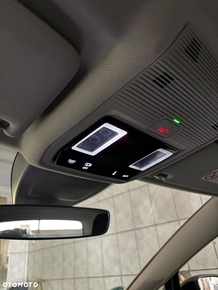 Volkswagen Golf - 28