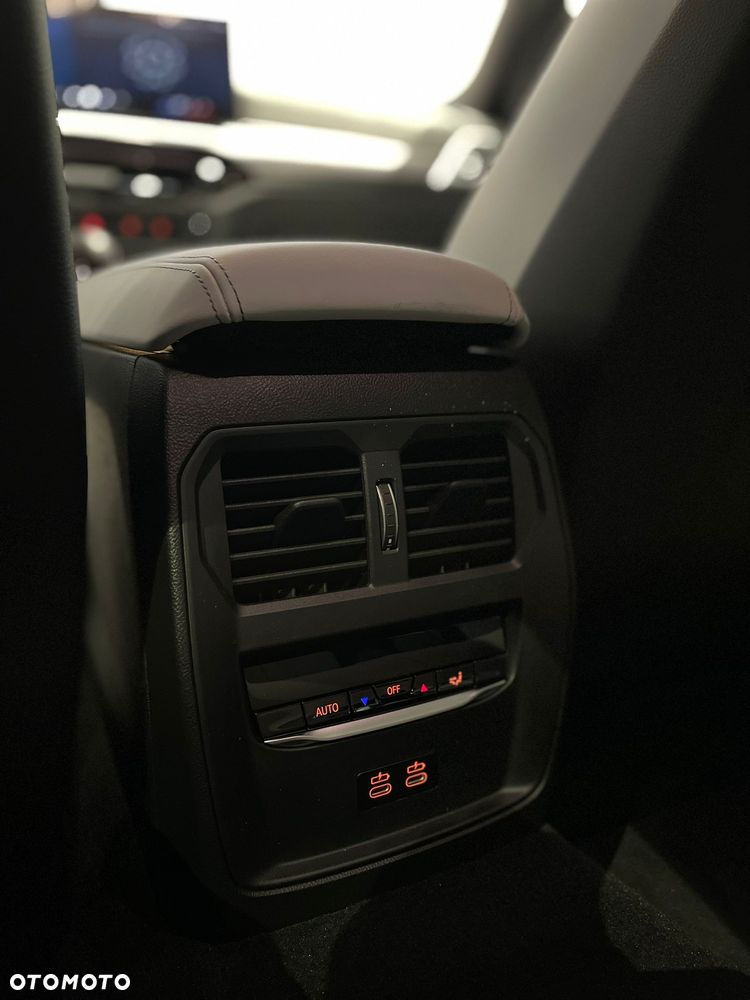 BMW M3 Competition M xDrive - 36