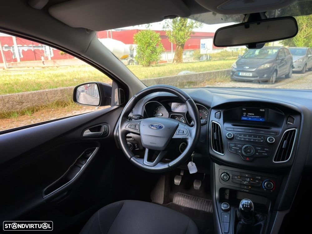 Ford Focus SW 1.0 EcoBoost Business - 19