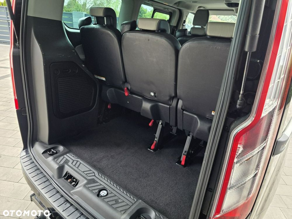 Ford Tourneo Custom - 31