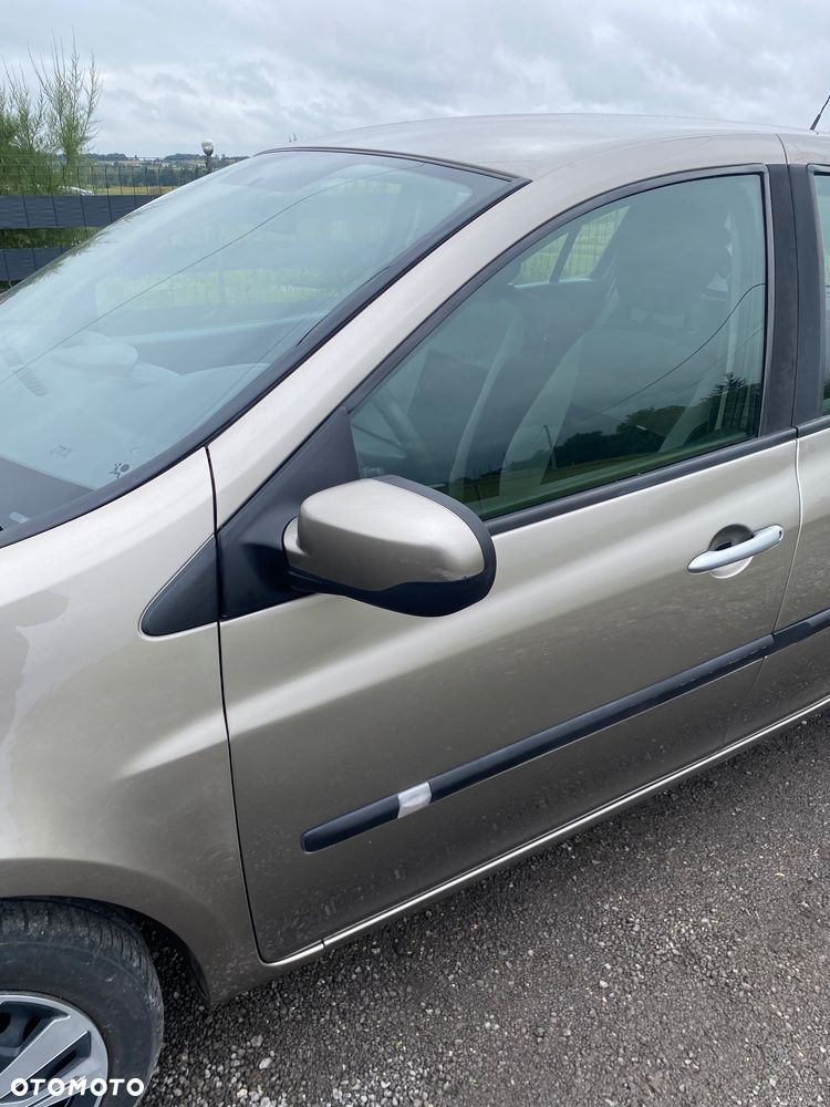 Renault Clio - 31