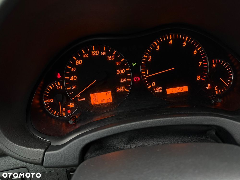 Toyota Avensis 2.0 VVT-i Team - 17