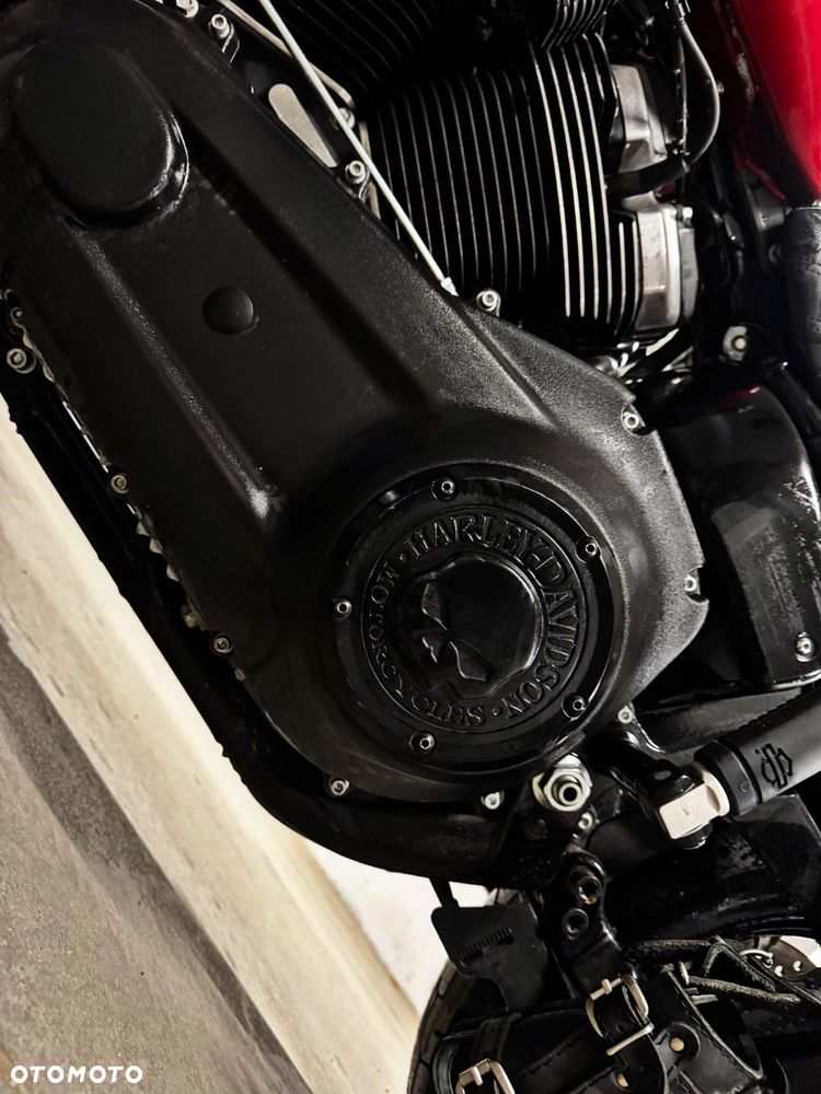 Harley-Davidson Softail Street Bob - 11